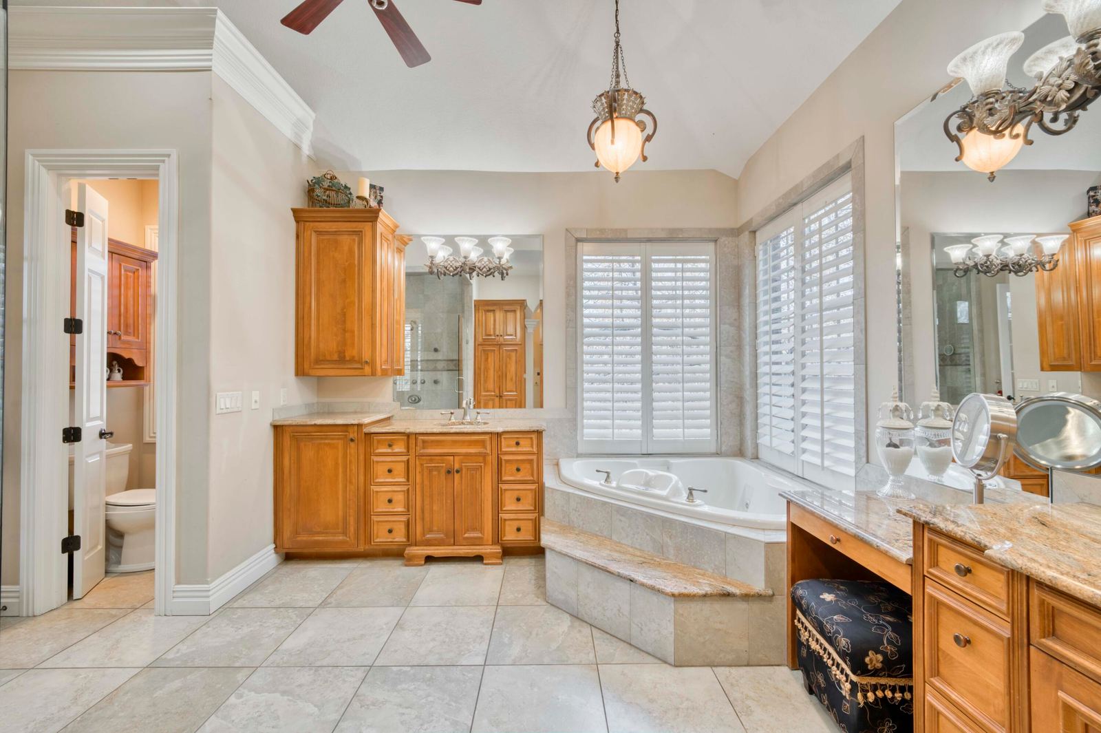 Ridgewood54 at 2907 S Ridgewood Lane, Springfield, MO 65809