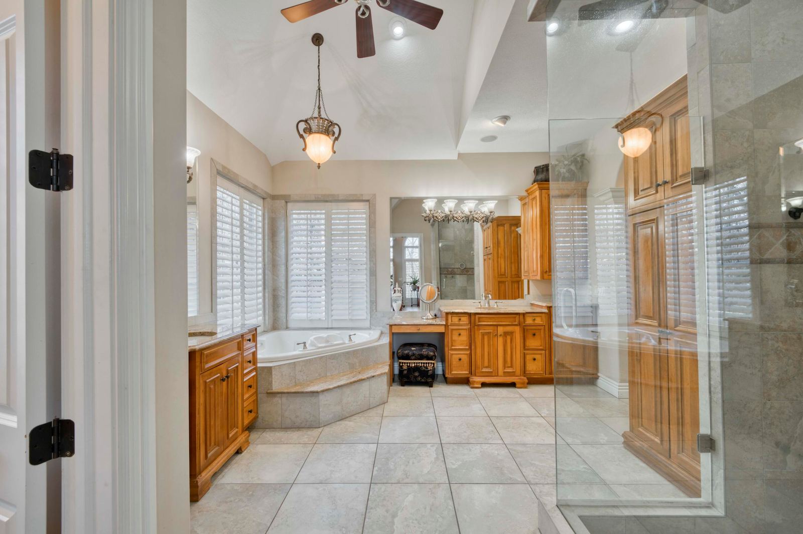 Ridgewood53 at 2907 S Ridgewood Lane, Springfield, MO 65809