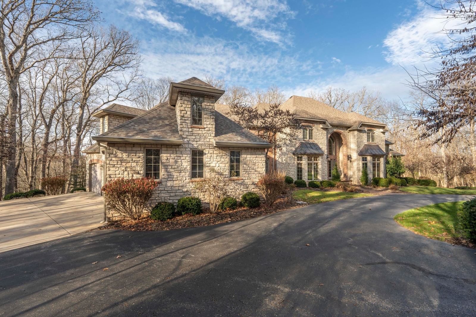 Ridgewood106 at 2907 S Ridgewood Lane, Springfield, MO 65809