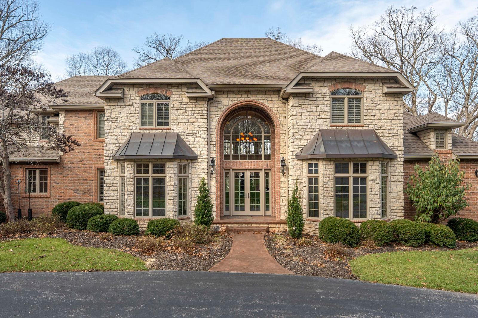 Ridgewood4 at 2907 S Ridgewood Lane, Springfield, MO 65809