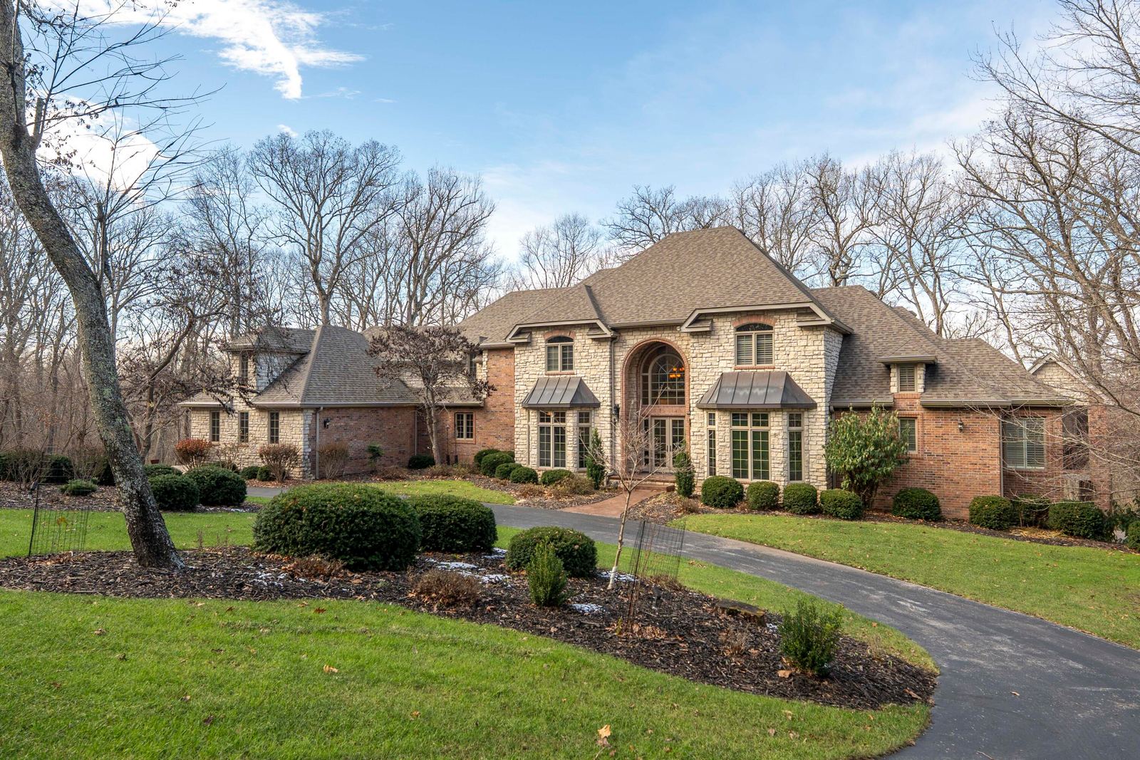 Ridgewood1 at 2907 S Ridgewood Lane, Springfield, MO 65809