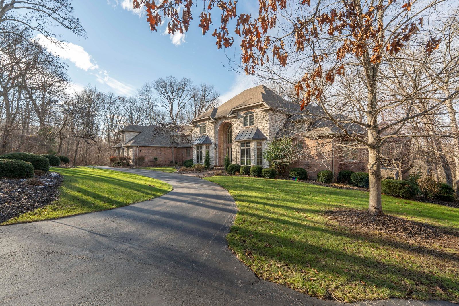 Ridgewood120 at 2907 S Ridgewood Lane, Springfield, MO 65809