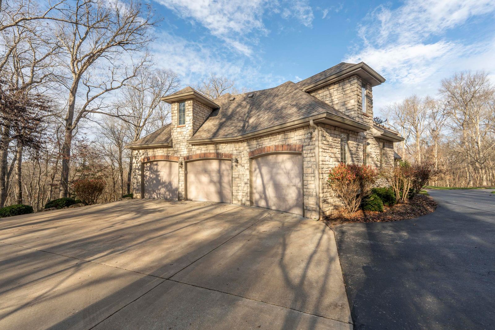 Ridgewood107 at 2907 S Ridgewood Lane, Springfield, MO 65809