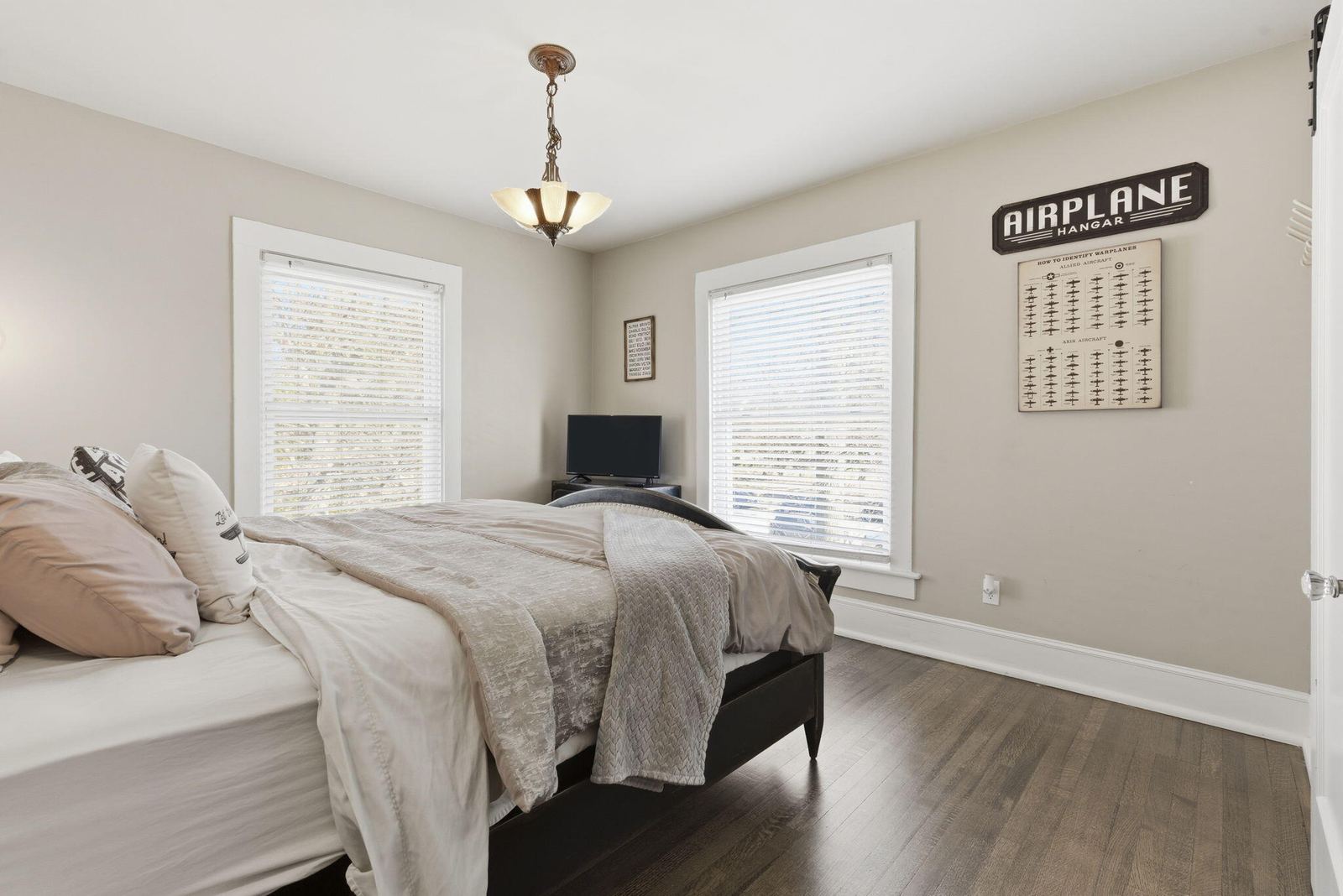 17-web-or-mls-_DSC9000 at 1215 N Benton Avenue, Springfield, MO 65802