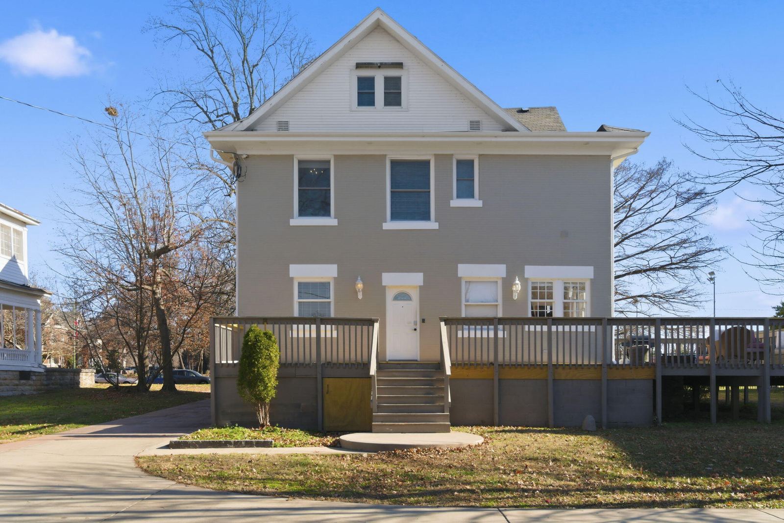 36-web-or-mls-_DSC9183-2 at 1215 N Benton Avenue, Springfield, MO 65802