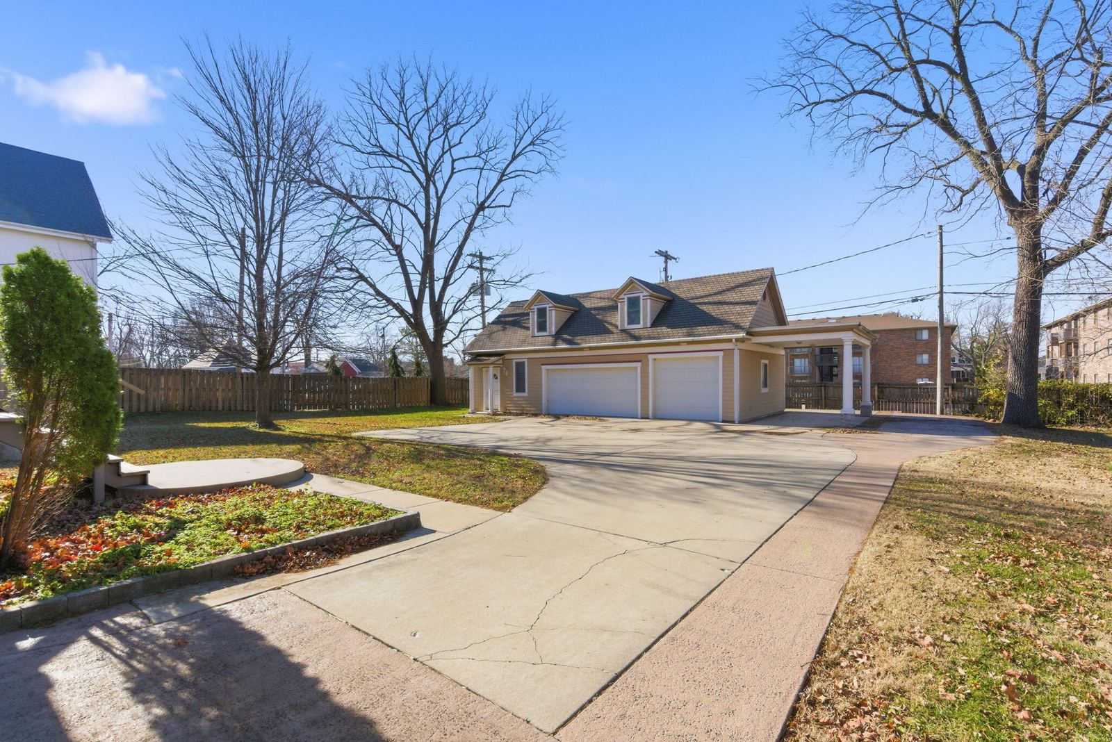 35-web-or-mls-_DSC9180 at 1215 N Benton Avenue, Springfield, MO 65802
