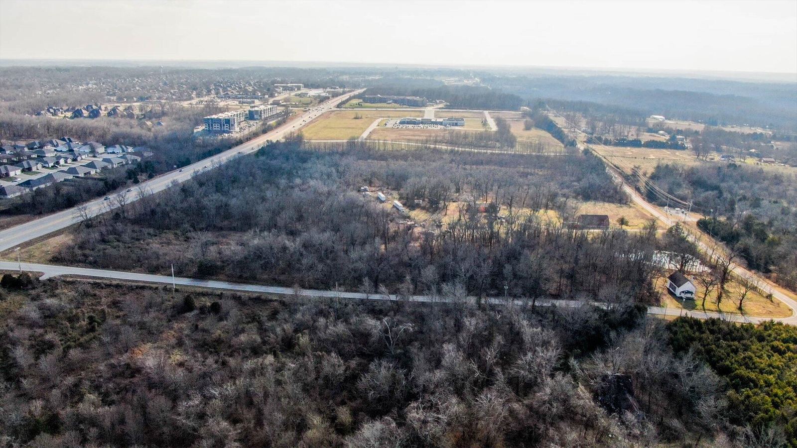 3-org_11cee2b10a40f707_1766517768000-HDR at 3940 S Farm Road 123, Springfield, MO 65807