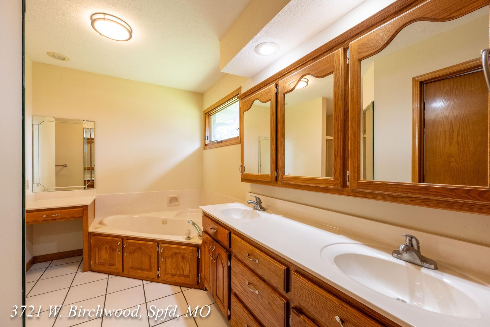 3721 W. Birchwood, Spfd, MO-35 at 3721 W Birchwood Court, Springfield, MO 65807