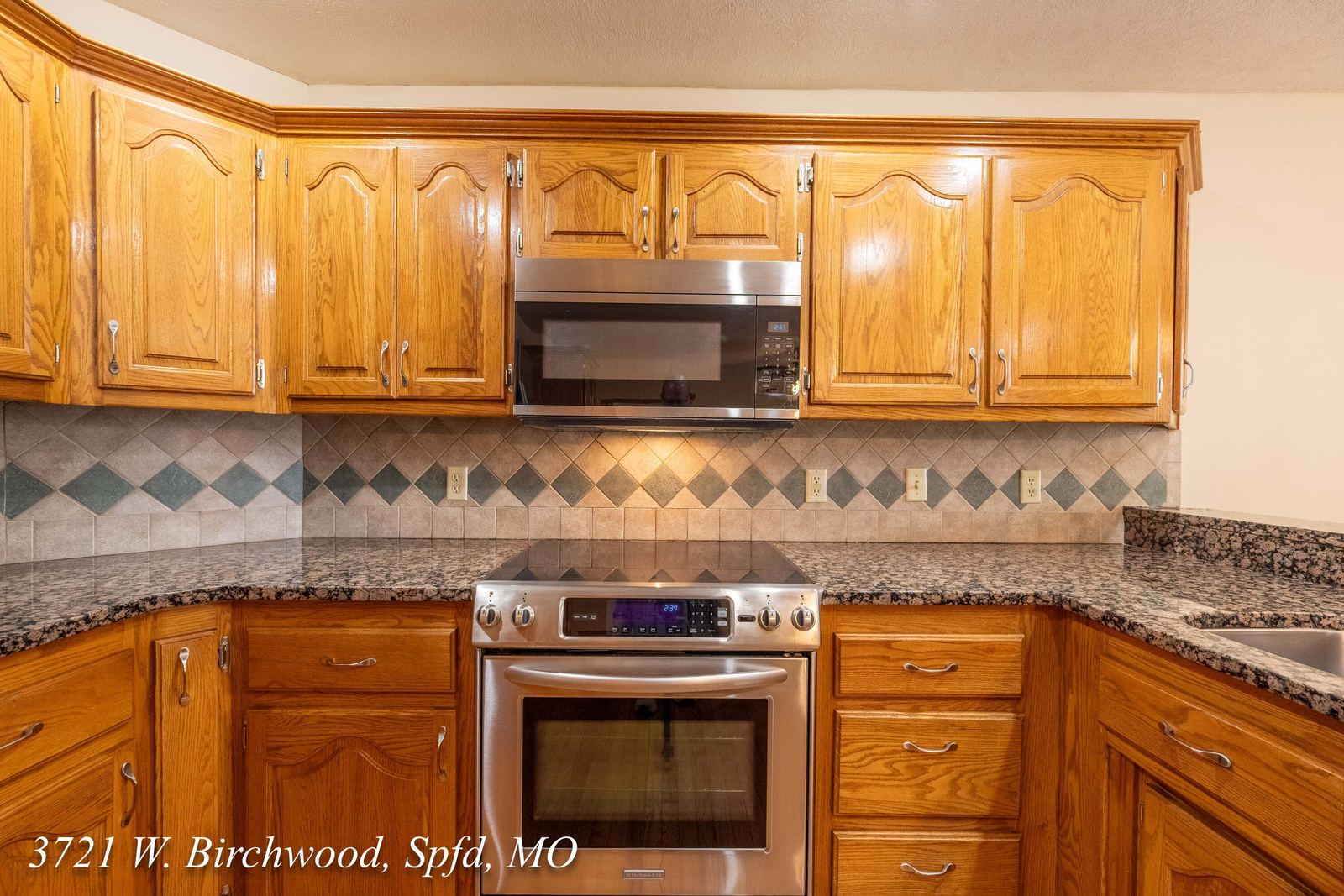 3721 W. Birchwood, Spfd, MO-26 at 3721 W Birchwood Court, Springfield, MO 65807