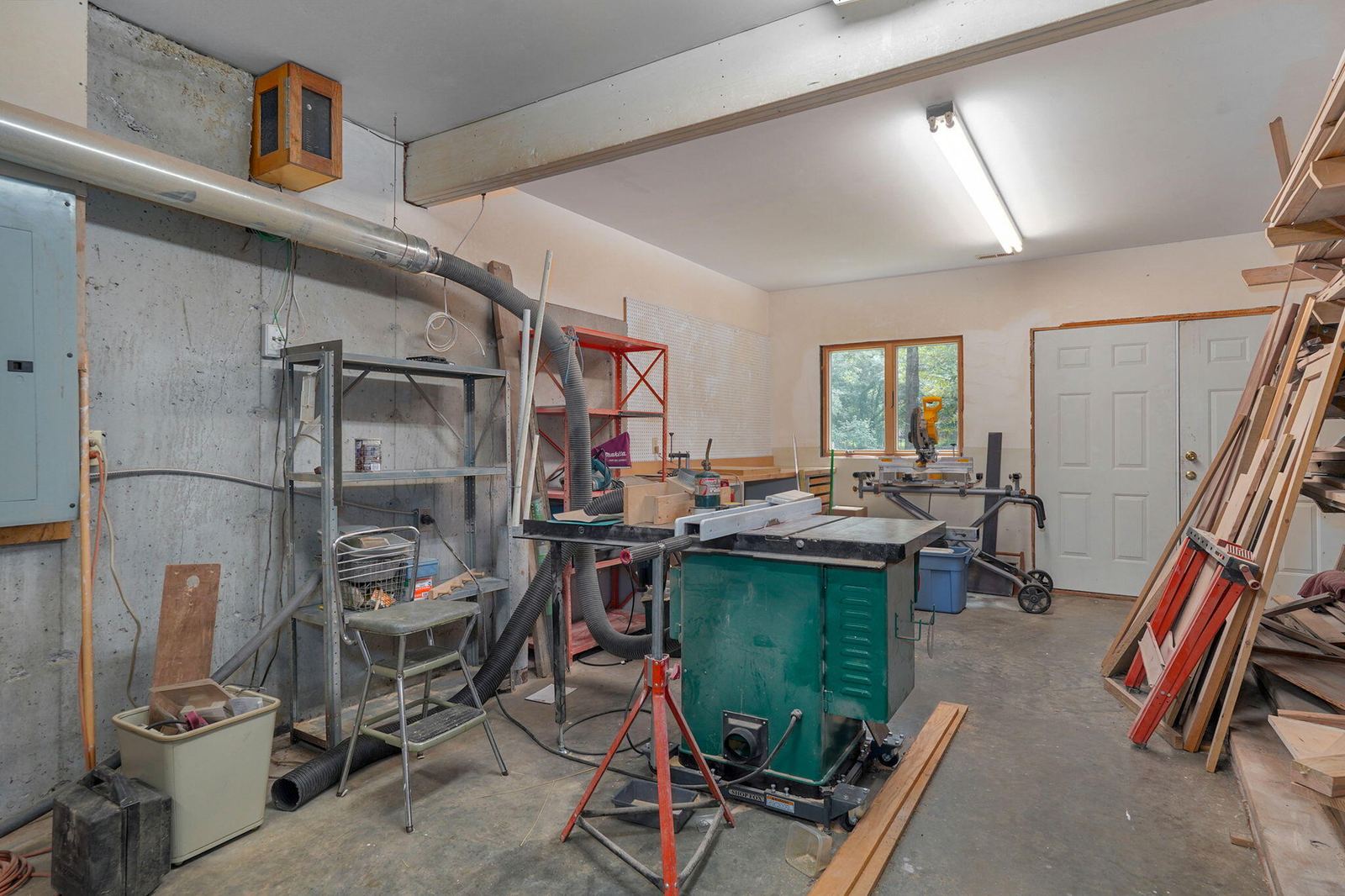 264 W Farm Rd 82-37 at 264 W Farm Road 82, Springfield, MO 65803