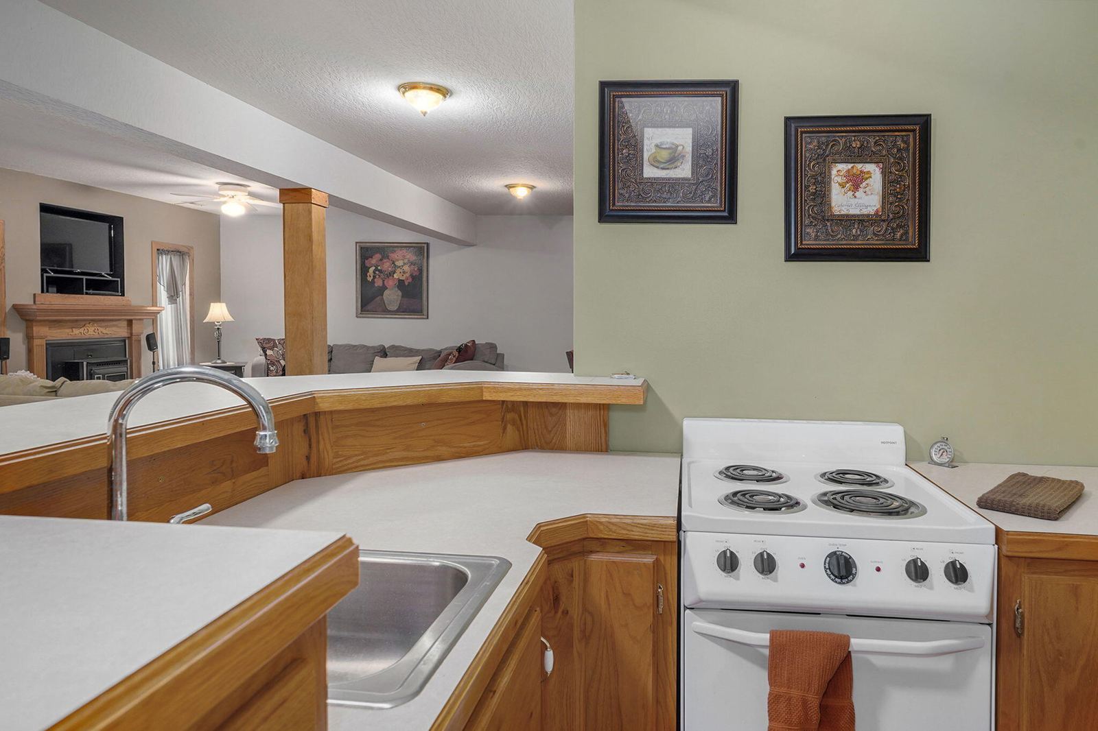 264 W Farm Rd 82-32 at 264 W Farm Road 82, Springfield, MO 65803