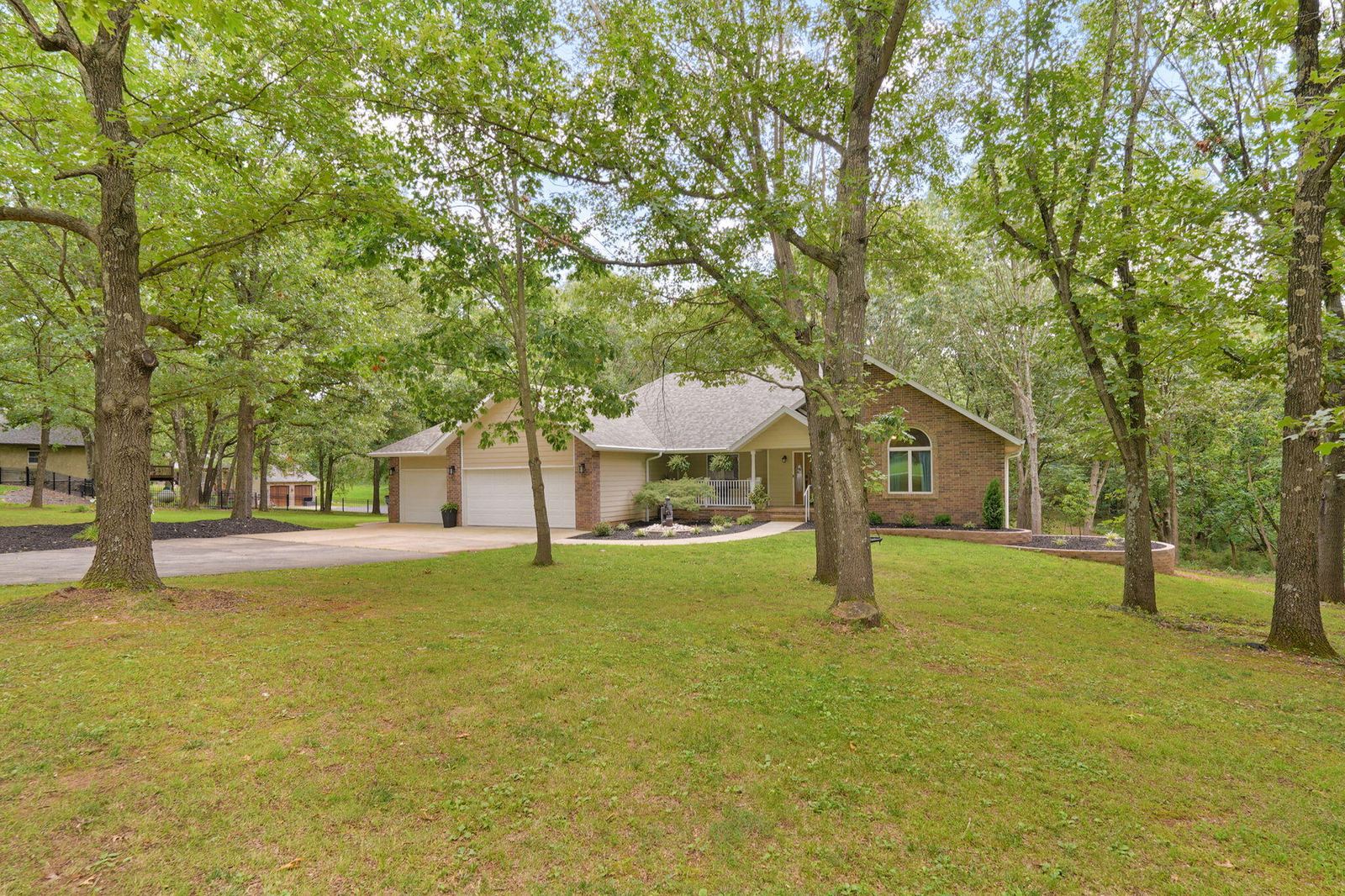 264 W Farm Rd 82-56 at 264 W Farm Road 82, Springfield, MO 65803
