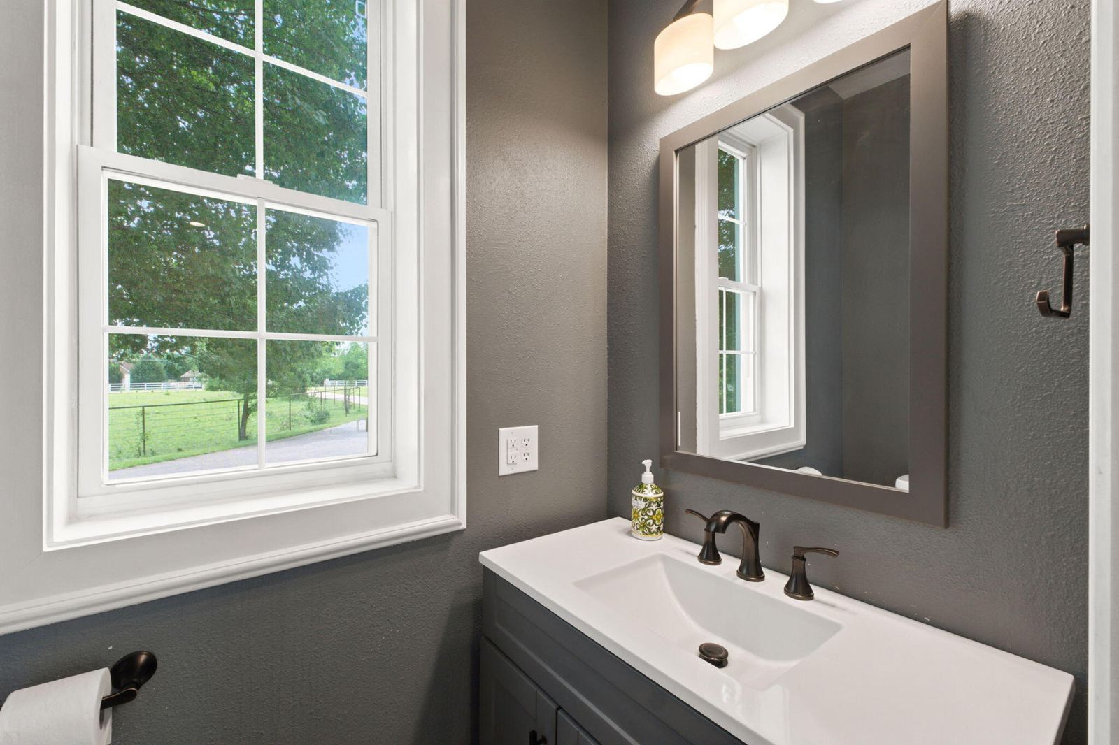 25-web-or-mls-DSC04737 at 1132 N Farm Road 185, Springfield, MO 65802