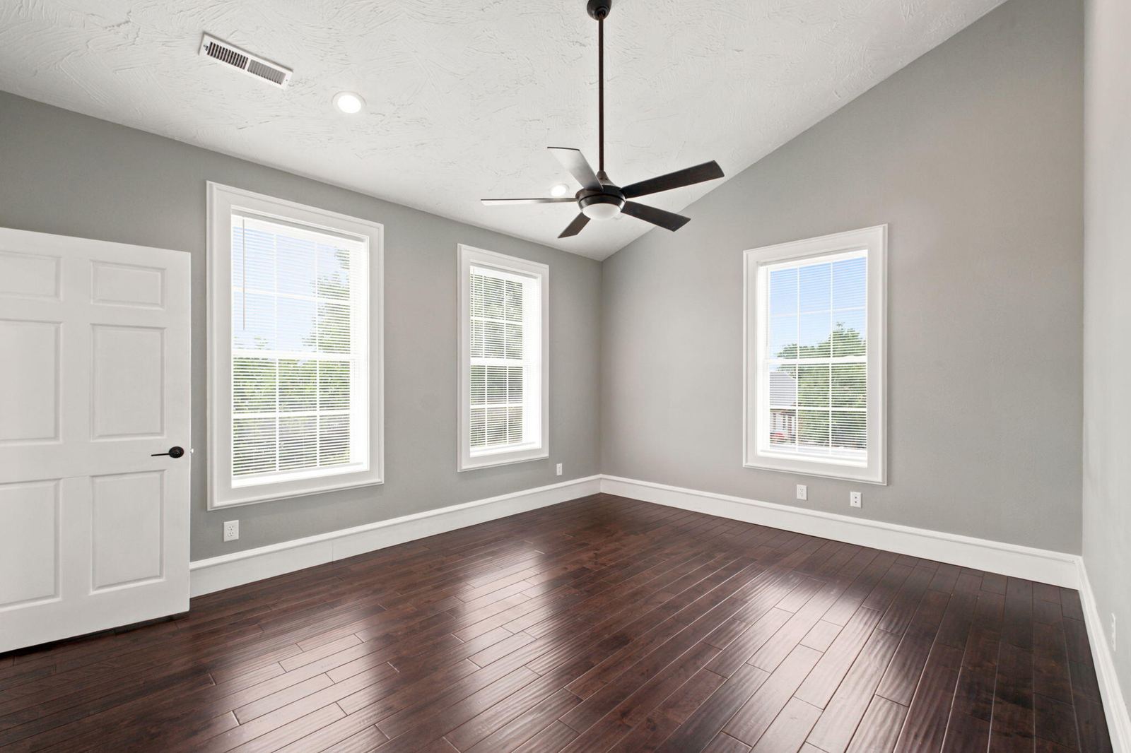 47-web-or-mls-DSC04851 at 1132 N Farm Road 185, Springfield, MO 65802