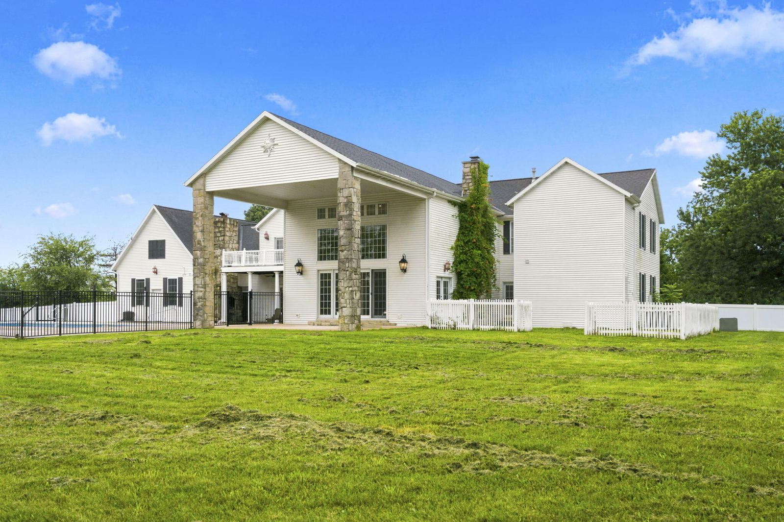 62-web-or-mls-DSC04904 at 1132 N Farm Road 185, Springfield, MO 65802