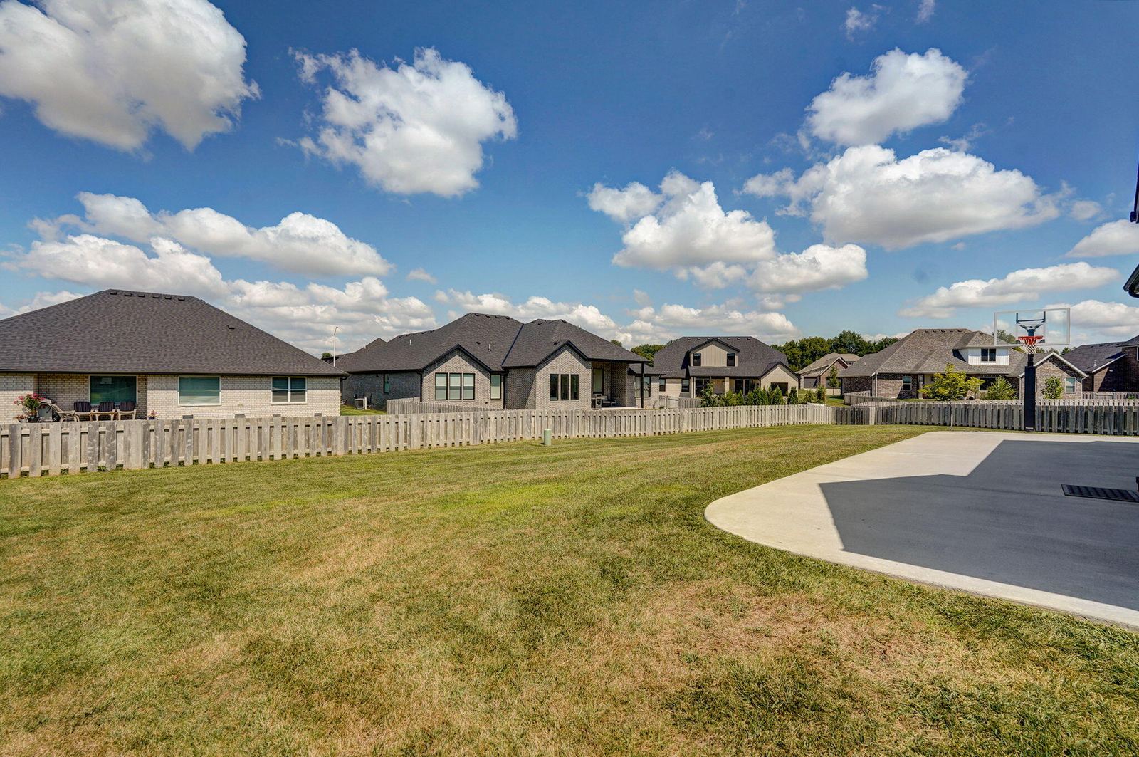 1527 N Edgemont Ci-42 at 1527 N Edgemont Circle, Springfield, MO 65802