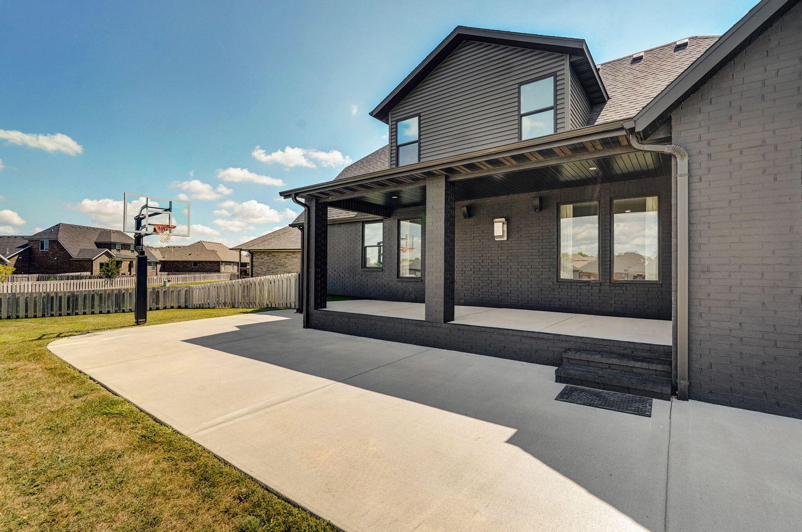 1527 N Edgemont Ci-41 at 1527 N Edgemont Circle, Springfield, MO 65802