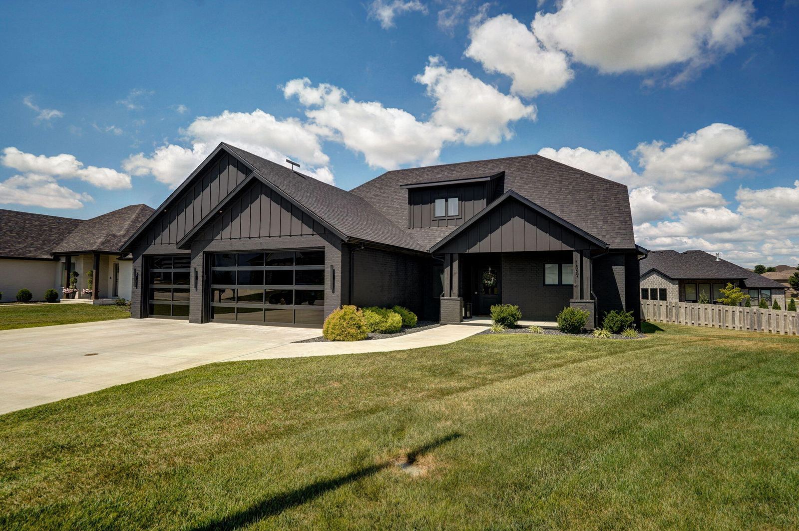 1527 N Edgemont Ci-49 at 1527 N Edgemont Circle, Springfield, MO 65802