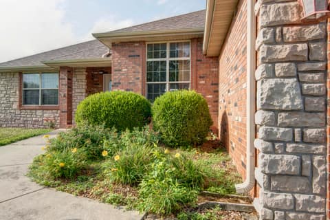 Front of 630 Meadowgate Drive, Springfield, MO 65803