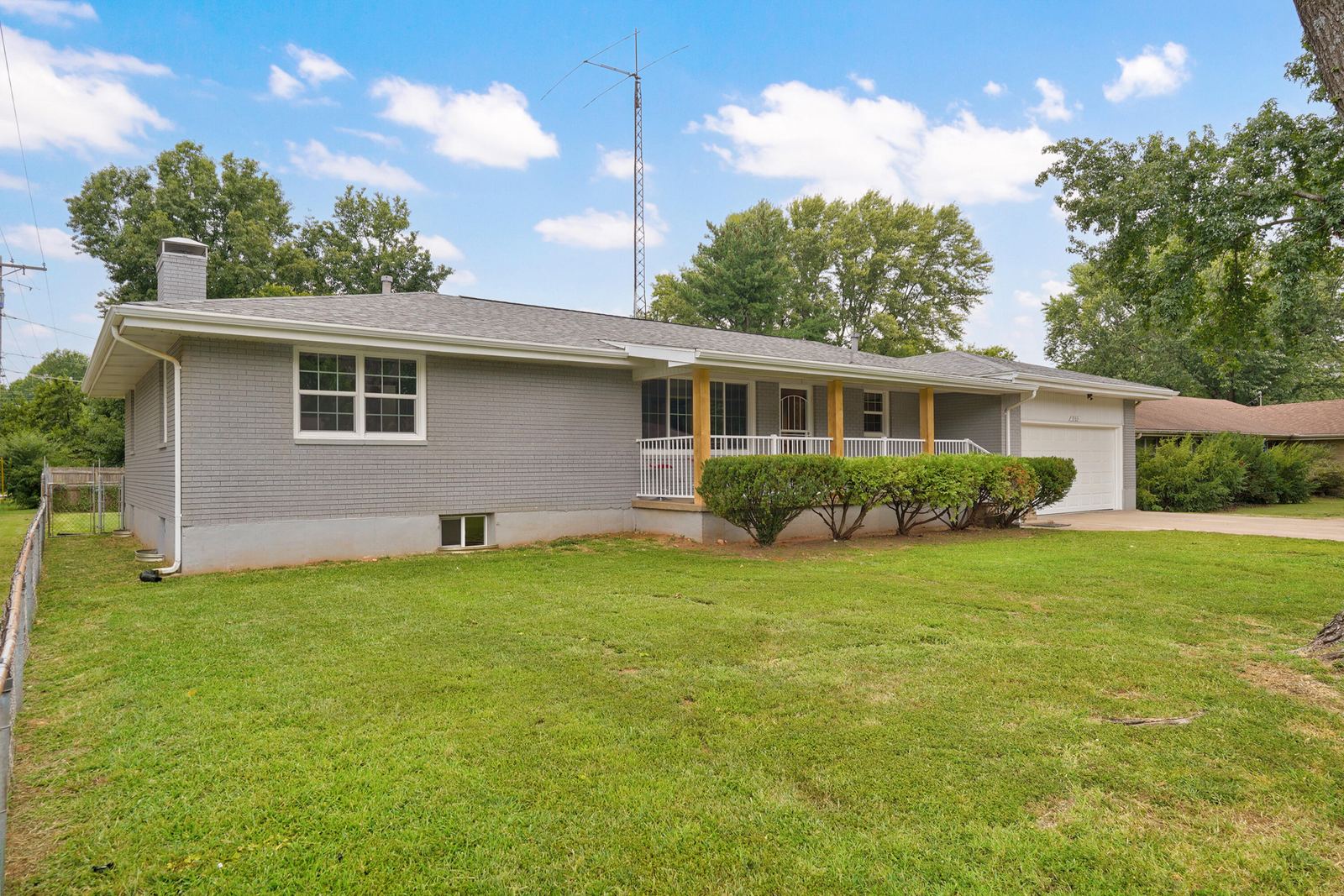 1963 S Westwood Ave-2 at 1963 S Westwood Avenue, Springfield, MO 65807