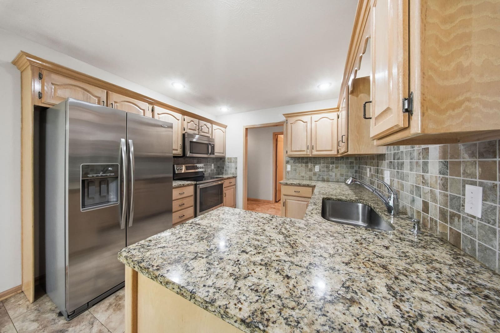 18-web-or-mls-kitchen 2 at 5632 S Newton Avenue, Springfield, MO 65810