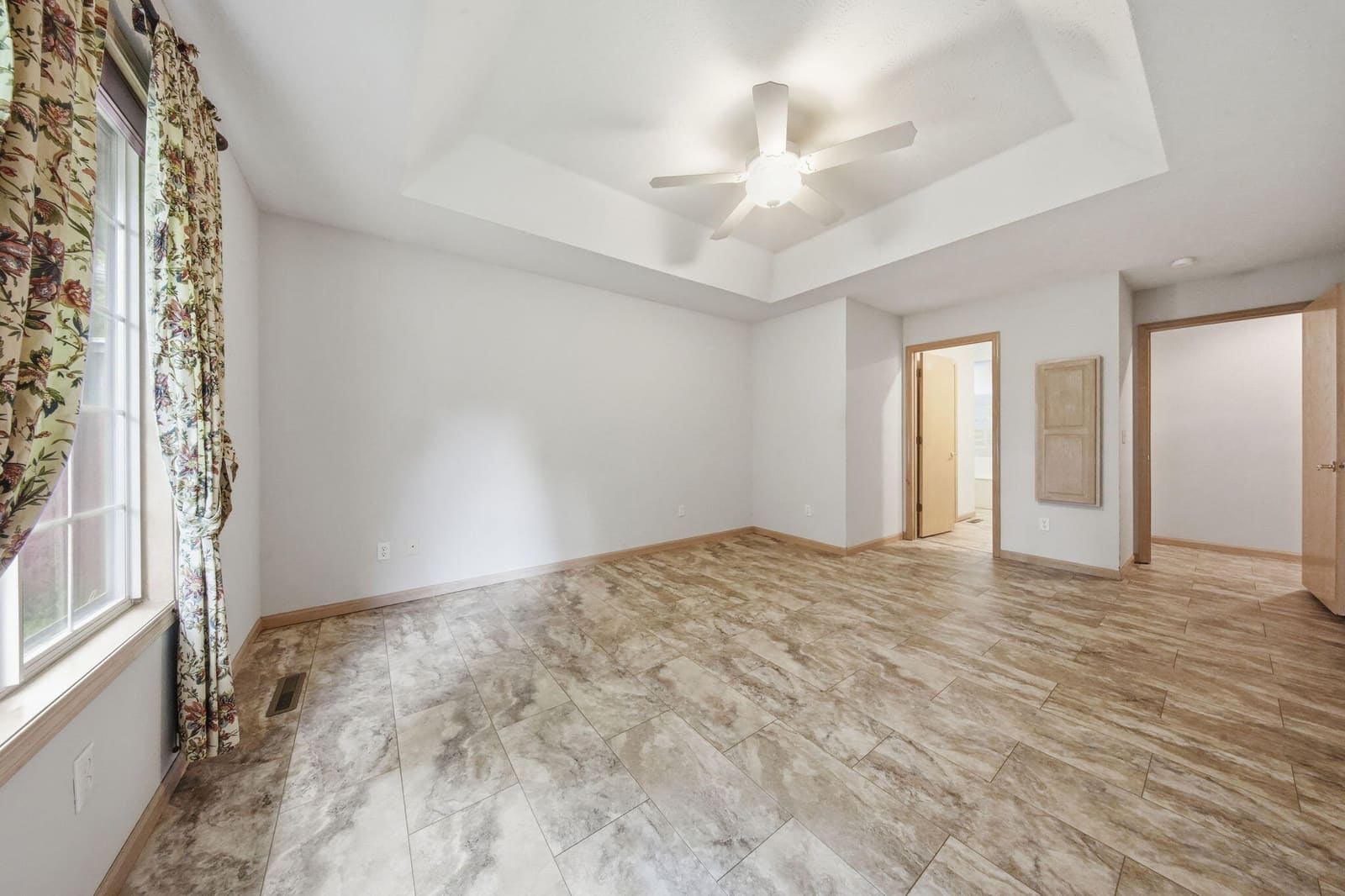 24-web-or-mls-master bedroom 2 at 5632 S Newton Avenue, Springfield, MO 65810