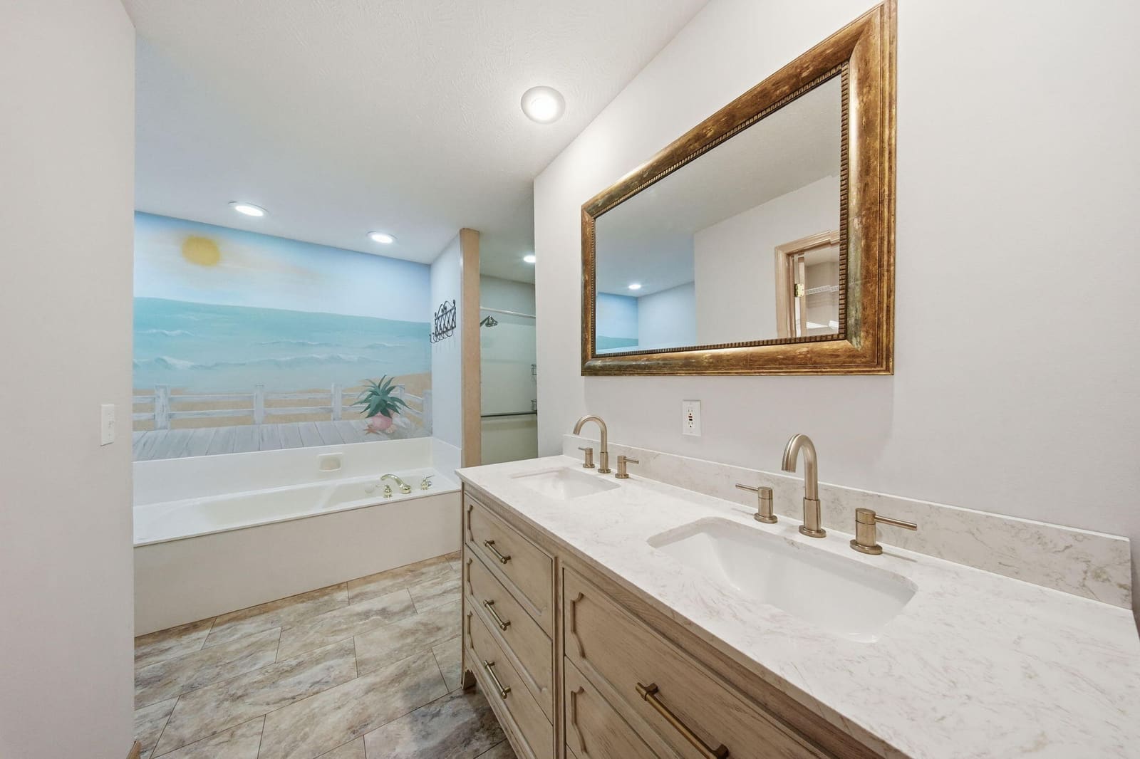 25-web-or-mls-master bathroom 1 at 5632 S Newton Avenue, Springfield, MO 65810