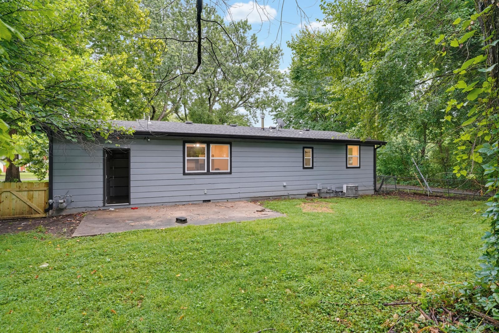 DSC03146 at 2203 N Kentwood Avenue, Springfield, MO 65803