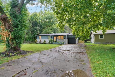DSC03126 at 2203 N Kentwood Avenue, Springfield, MO 65803