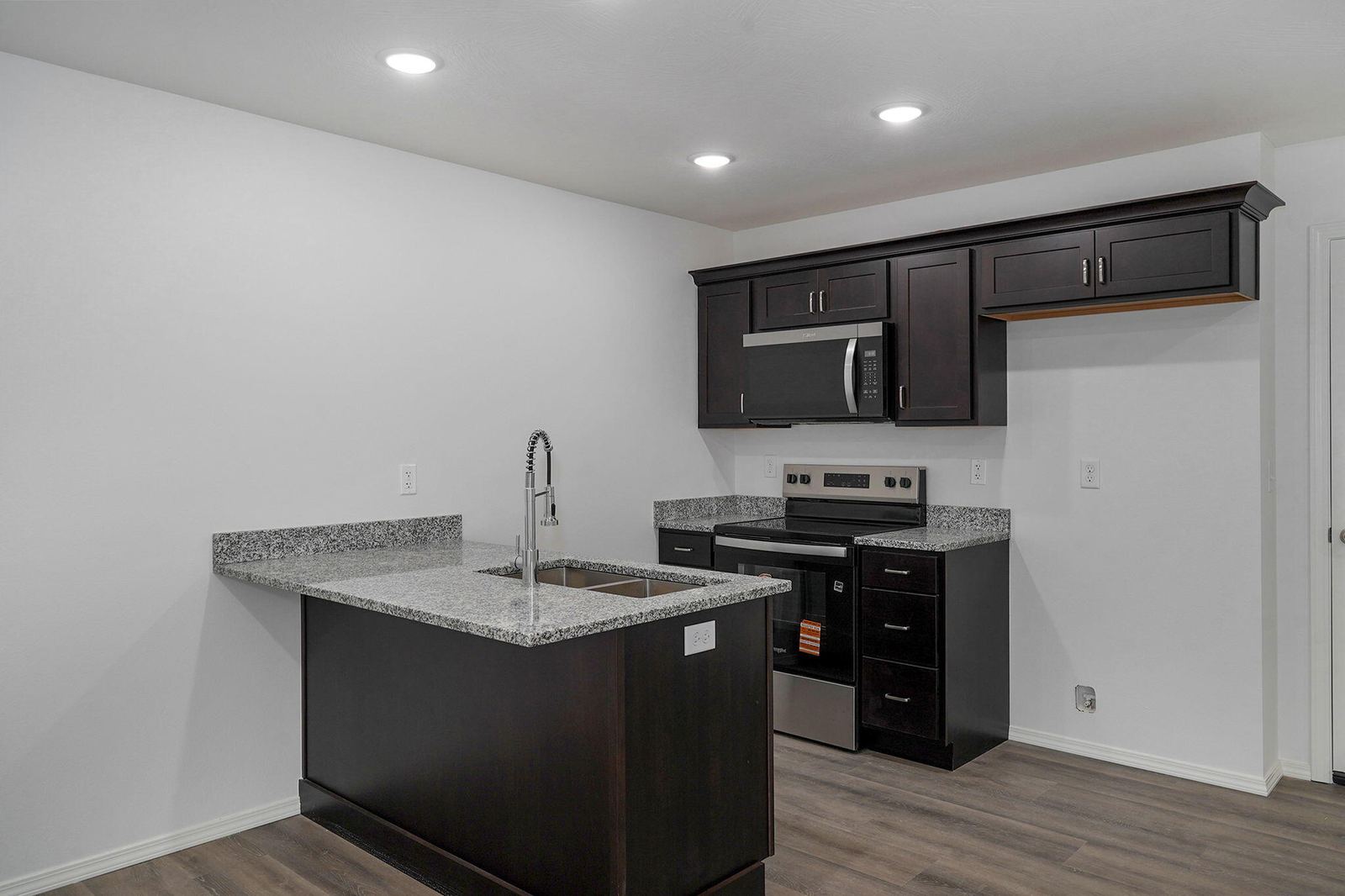 717 N Weaver Ave-4 at 717 N Weaver Avenue, Springfield, MO 65802