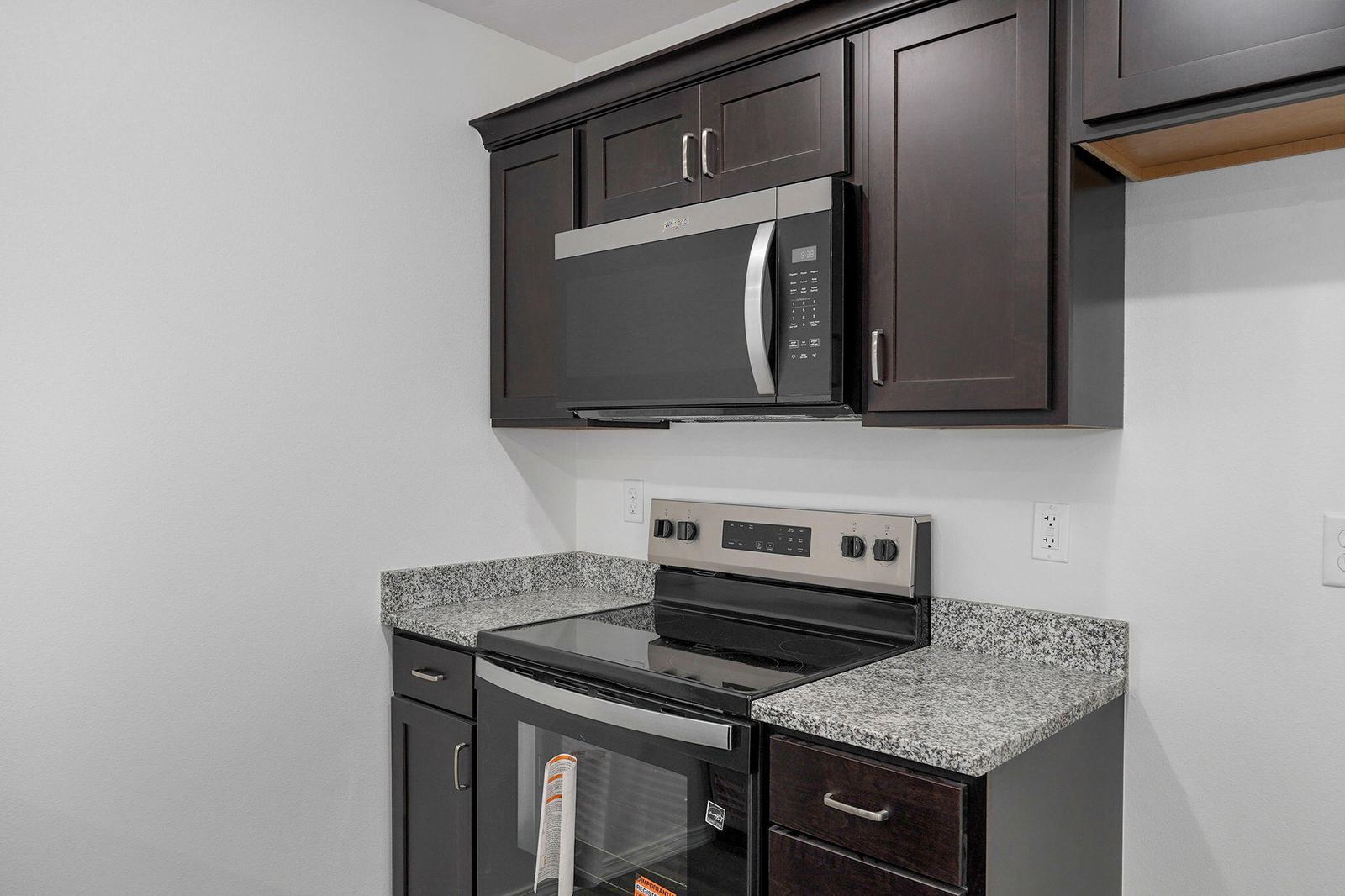 717 N Weaver Ave-5 at 717 N Weaver Avenue, Springfield, MO 65802