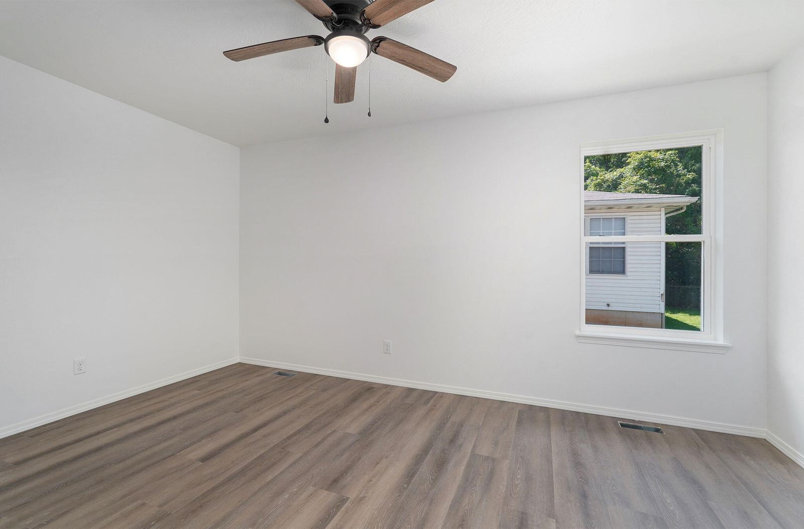 717 N Weaver Ave-8 at 717 N Weaver Avenue, Springfield, MO 65802