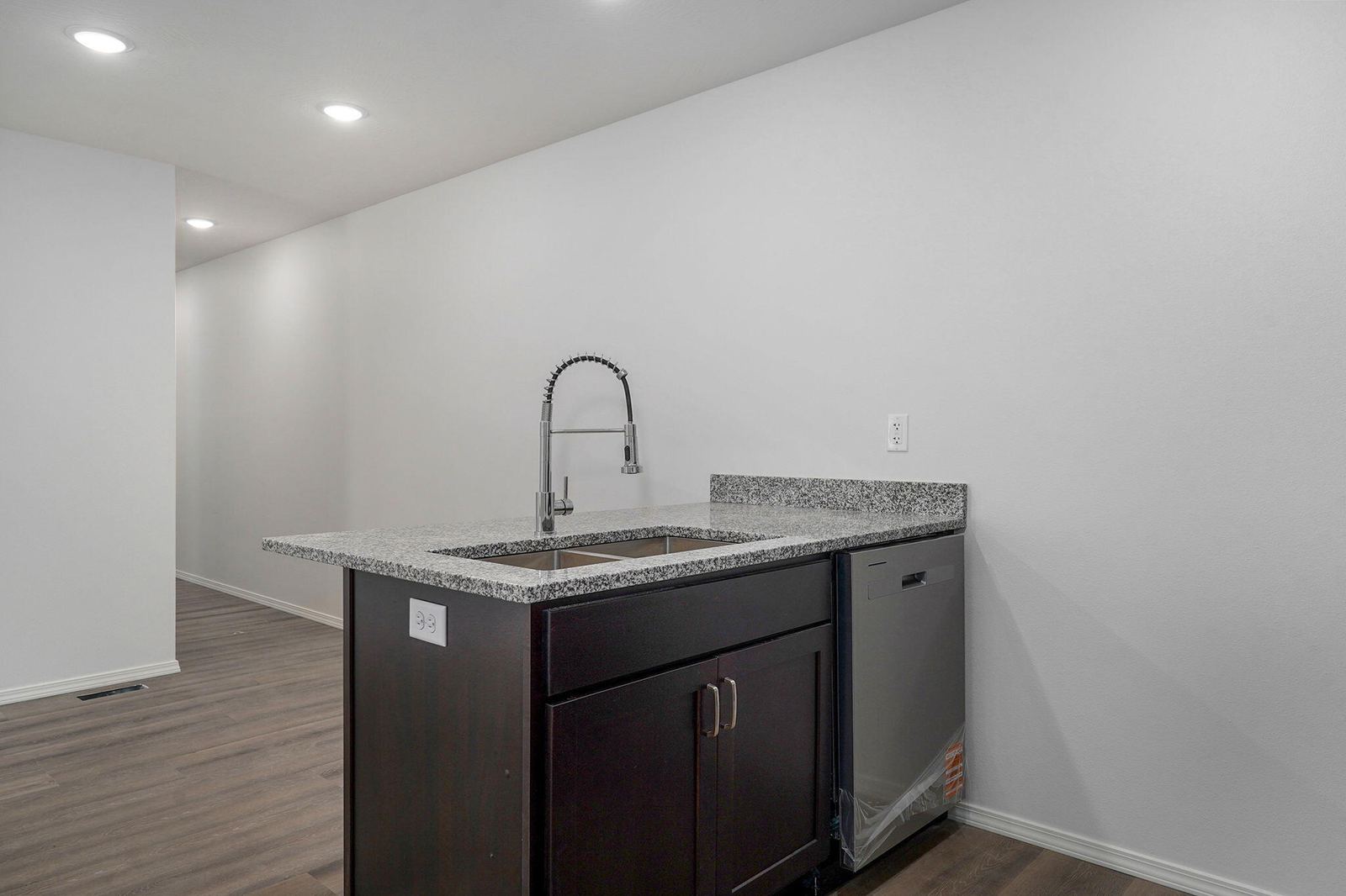 717 N Weaver Ave-6 at 717 N Weaver Avenue, Springfield, MO 65802