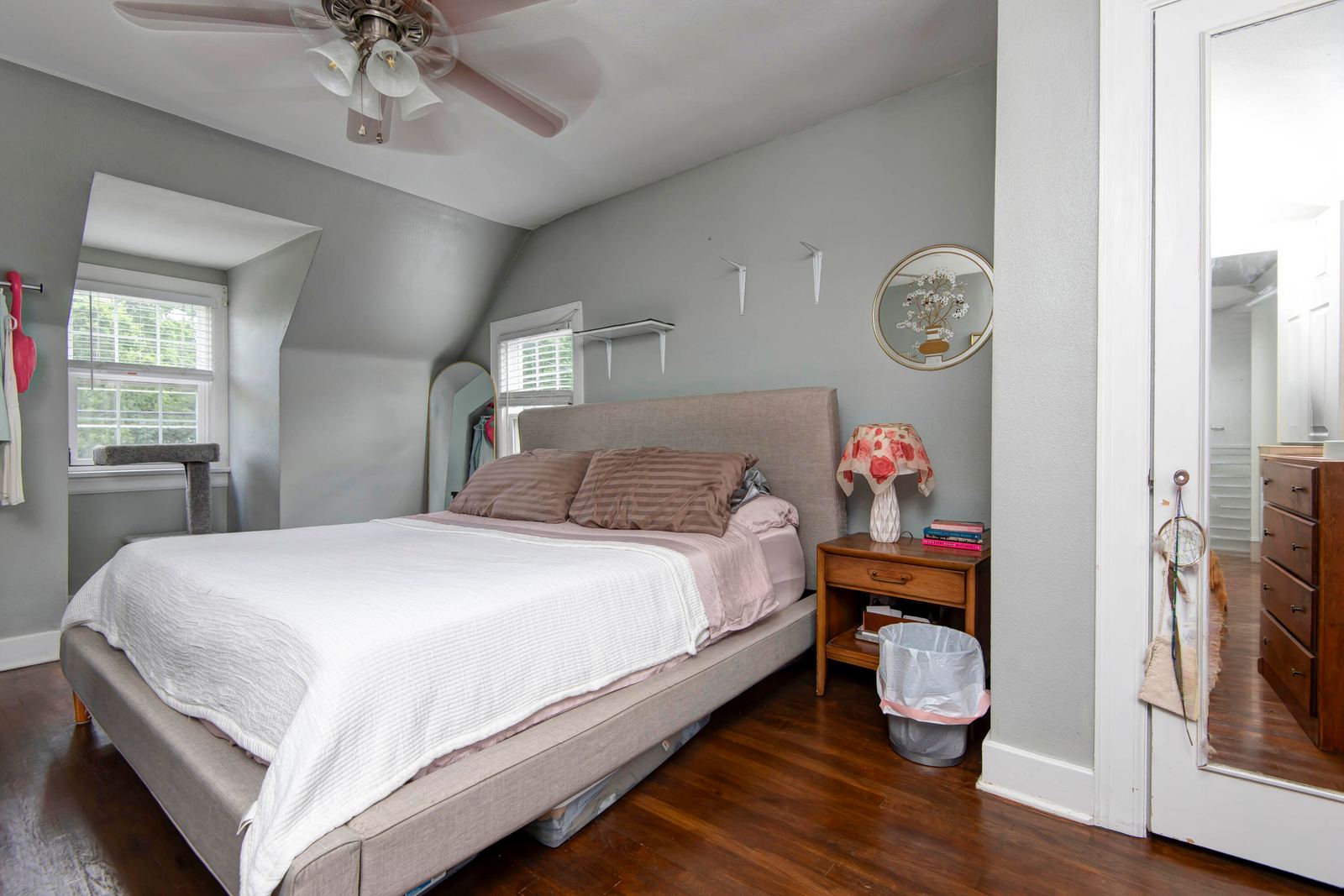 Grand (14) at 1460 E Grand Street, Springfield, MO 65804