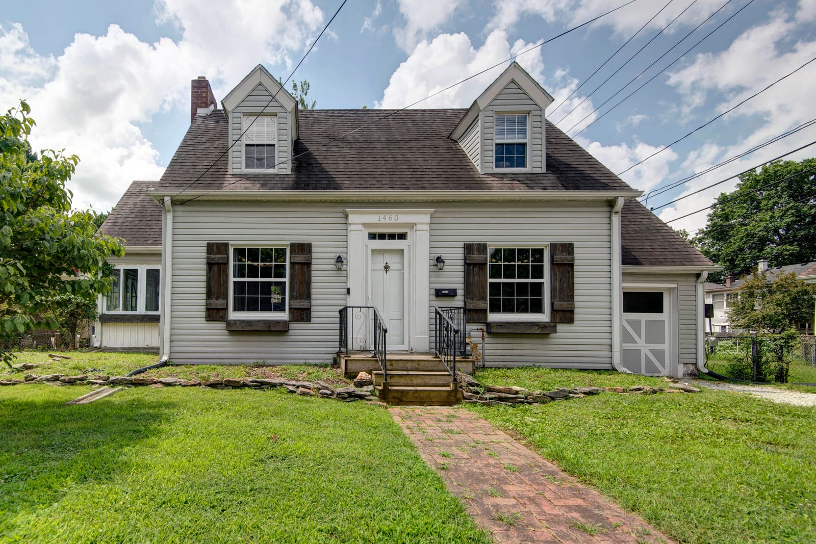 Grand (4) at 1460 E Grand Street, Springfield, MO 65804