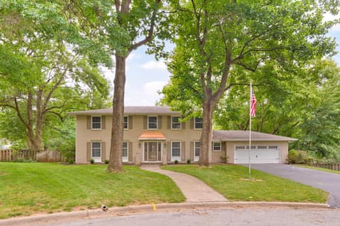 Front of 2435 E Michelle Place, Springfield, MO 65804