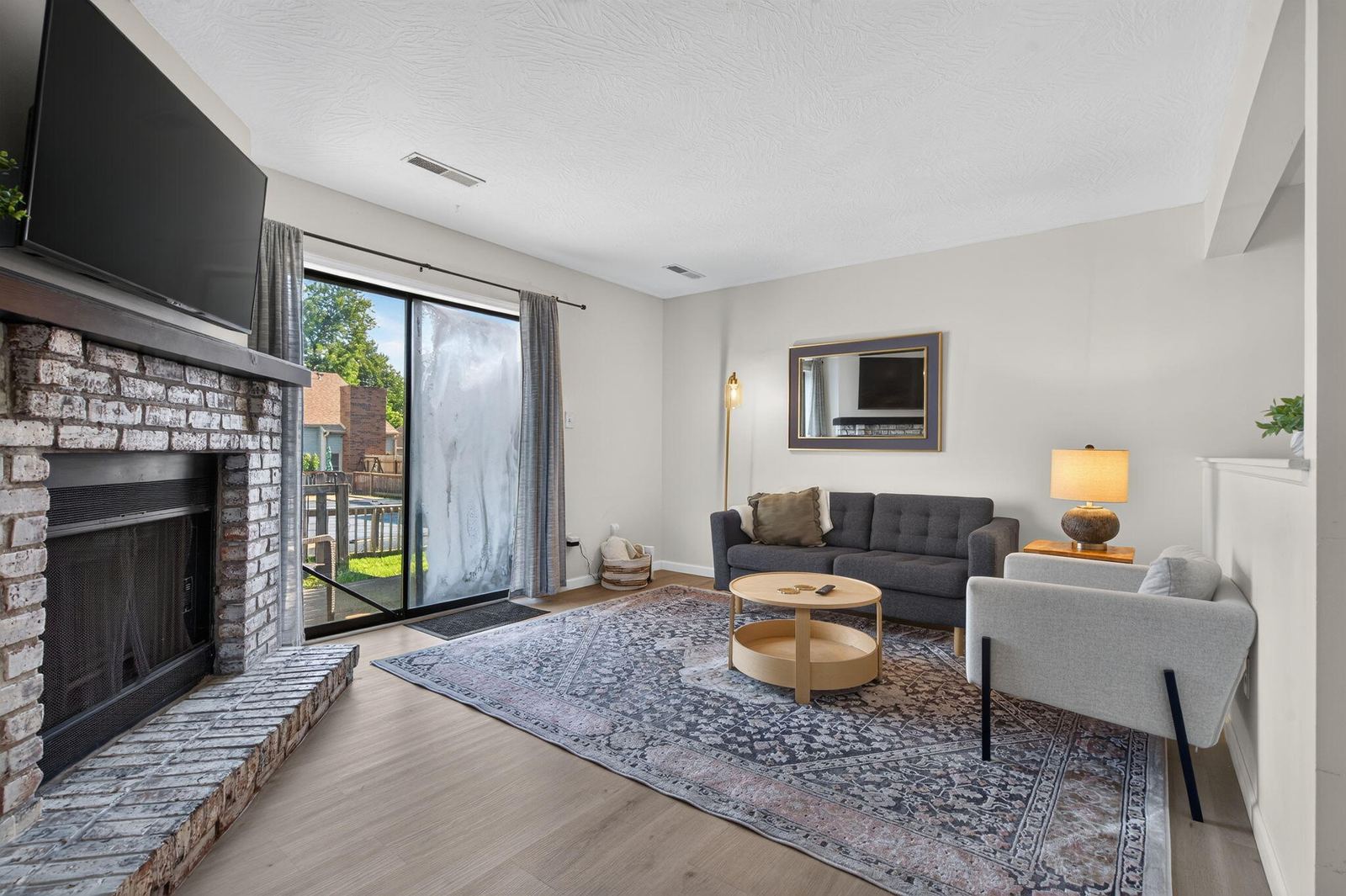 4-web-or-mls-HWJ00848 at 2700 S Ingram Mill Road Unit Apt 9, Springfield, MO 65804