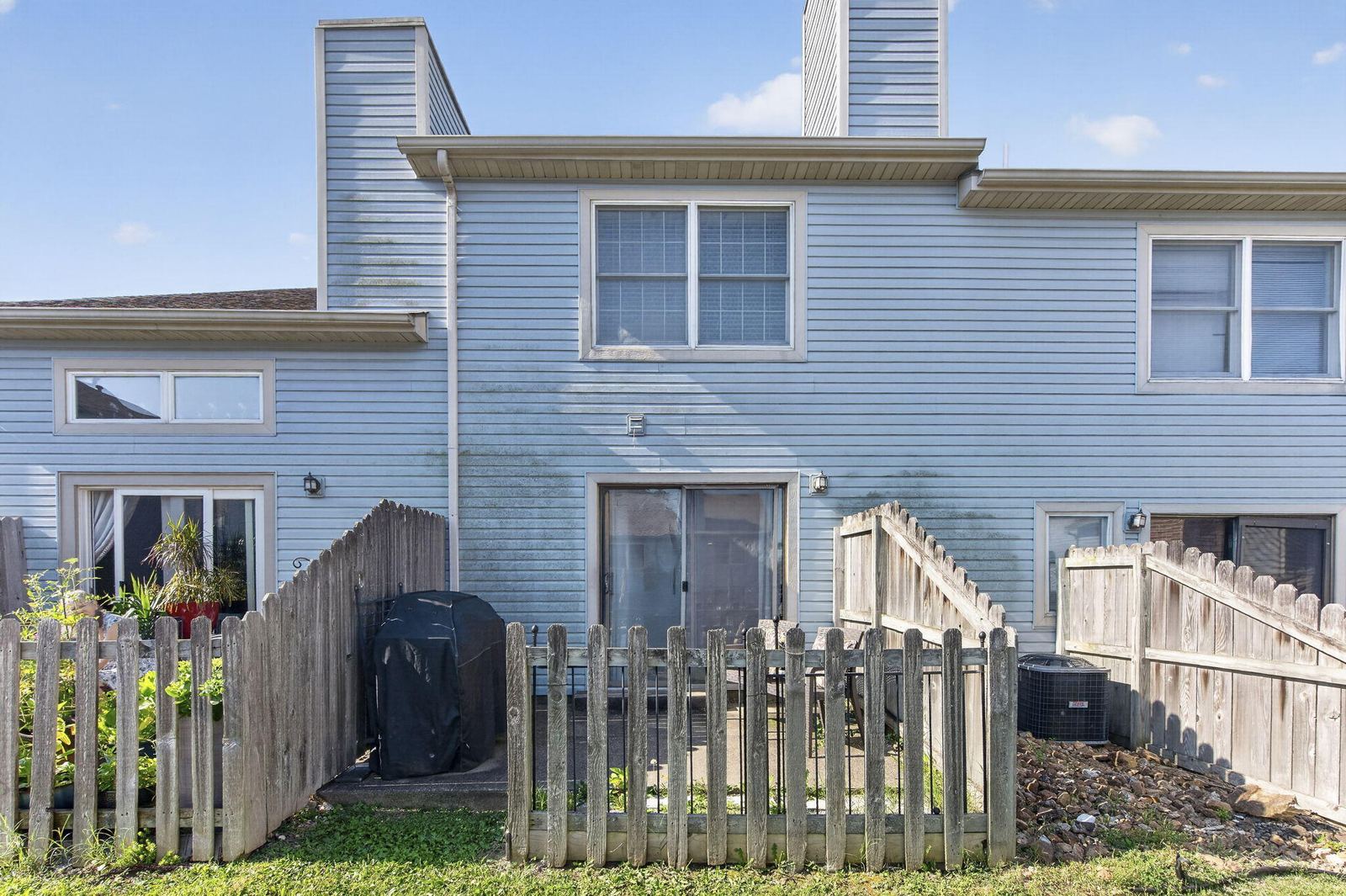 25-web-or-mls-HWJ00906 (2) at 2700 S Ingram Mill Road Unit Apt 9, Springfield, MO 65804