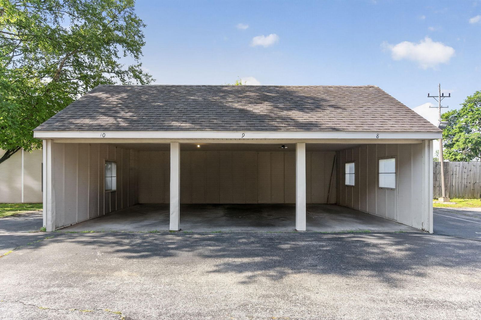 23-web-or-mls-HWJ00912 at 2700 S Ingram Mill Road Unit Apt 9, Springfield, MO 65804