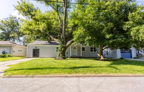 Front of 1318 E Cozy Street, Springfield, MO 65804