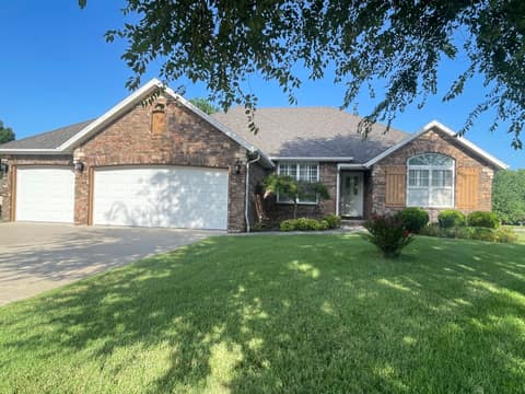 Front of 3207 W Aussie Court, Springfield, MO 65810