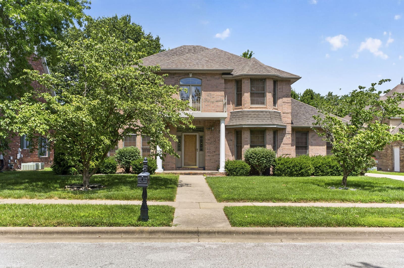 1-web-or-mls-DSC09249 at 2411 W Dearborn Street, Springfield, MO 65807