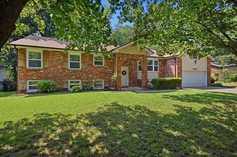 Front of 5055 S Walnut Hill Road, Springfield, MO 65810