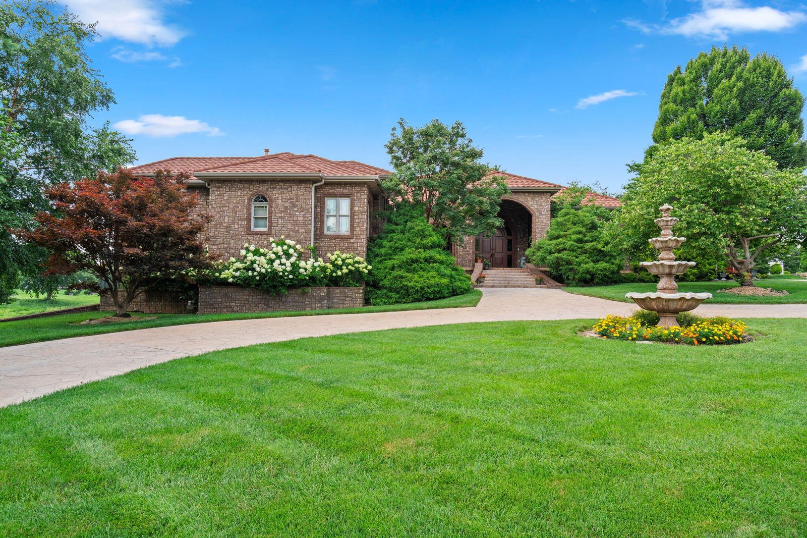 5-web-or-mls-DSC06280 at 3936 E Glen Abbey Drive, Springfield, MO 65809