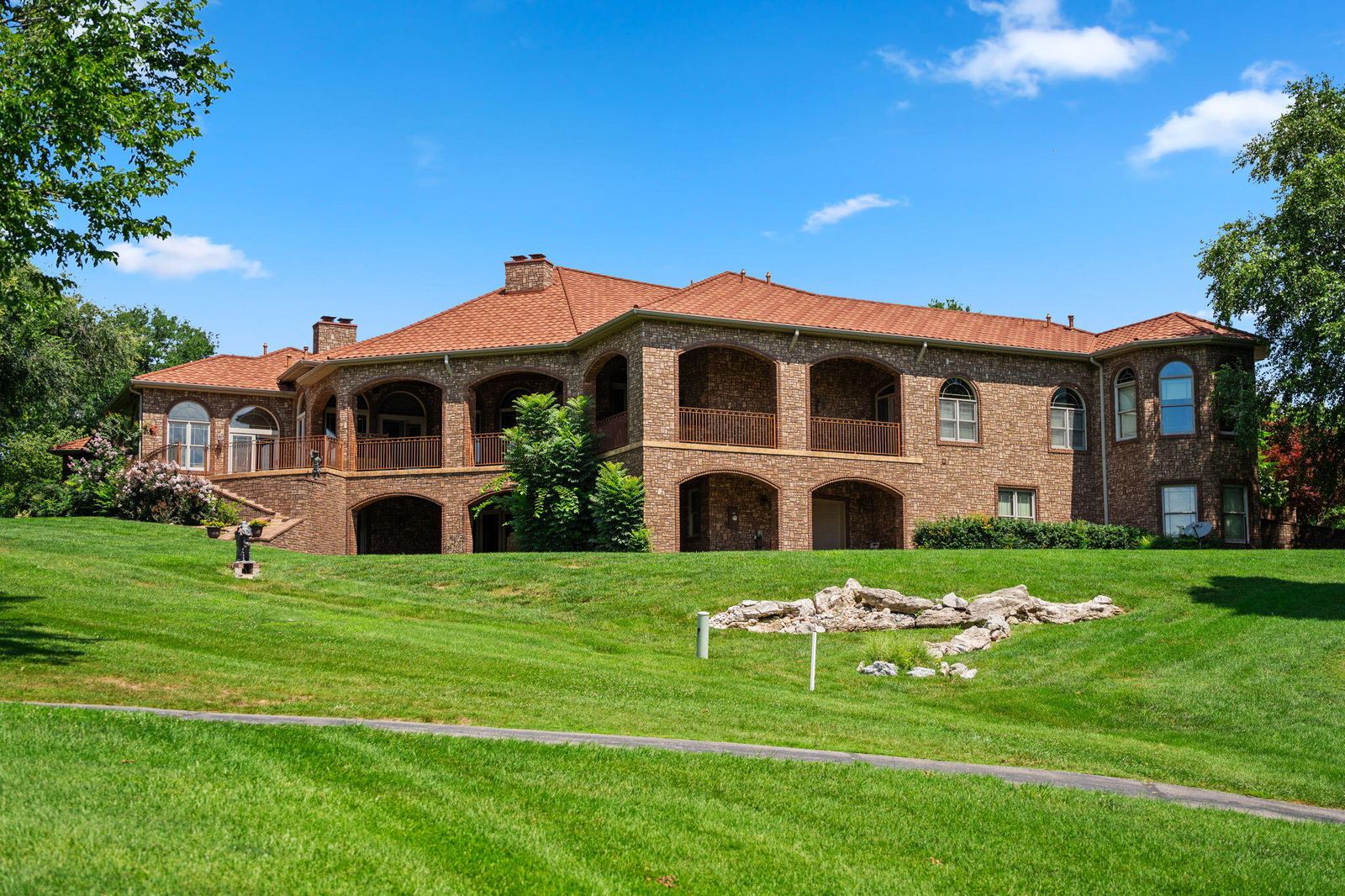 4-web-or-mls-DSC06428 at 3936 E Glen Abbey Drive, Springfield, MO 65809