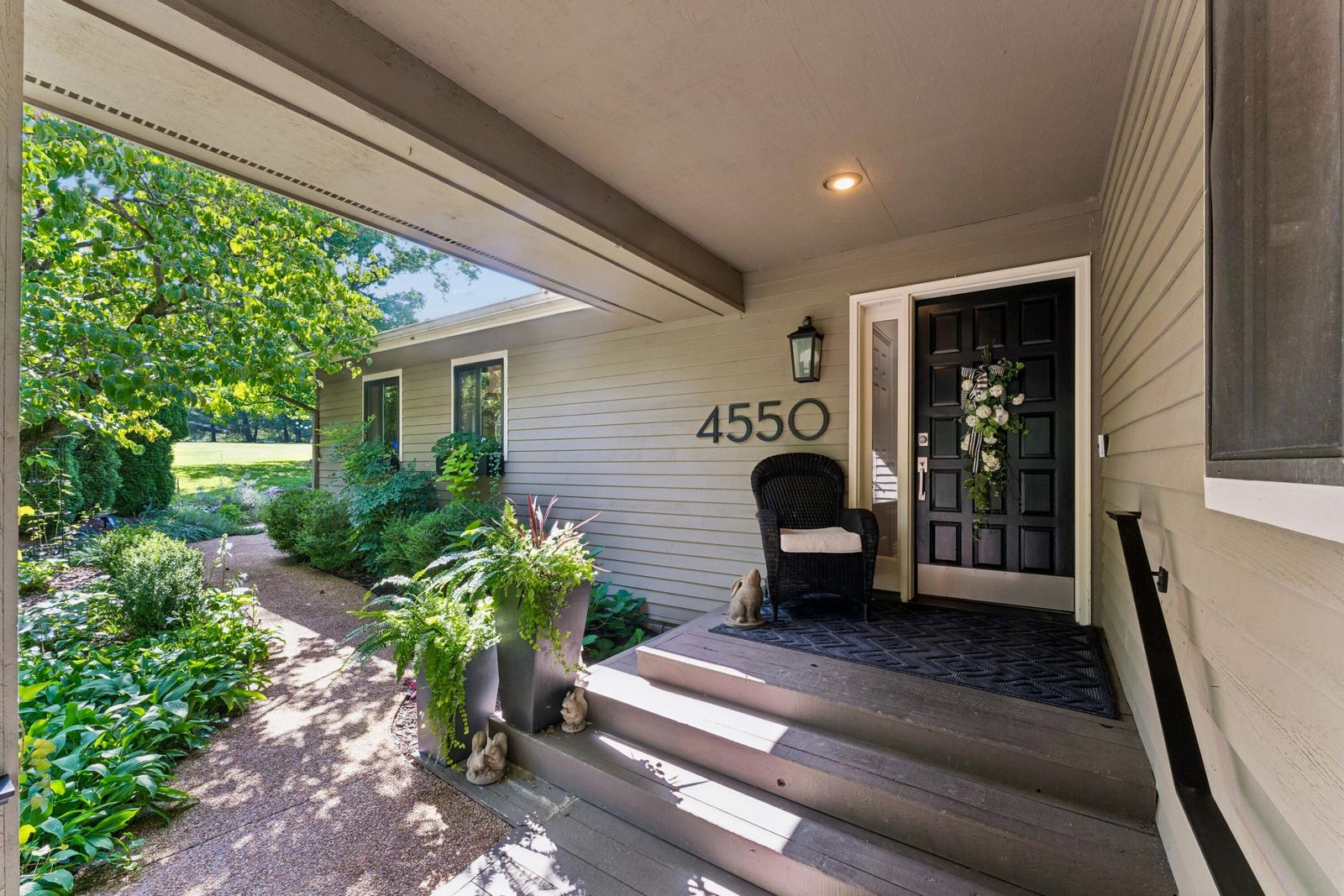 Front Entrance at 4550 E Bannister Road, Springfield, MO 65809