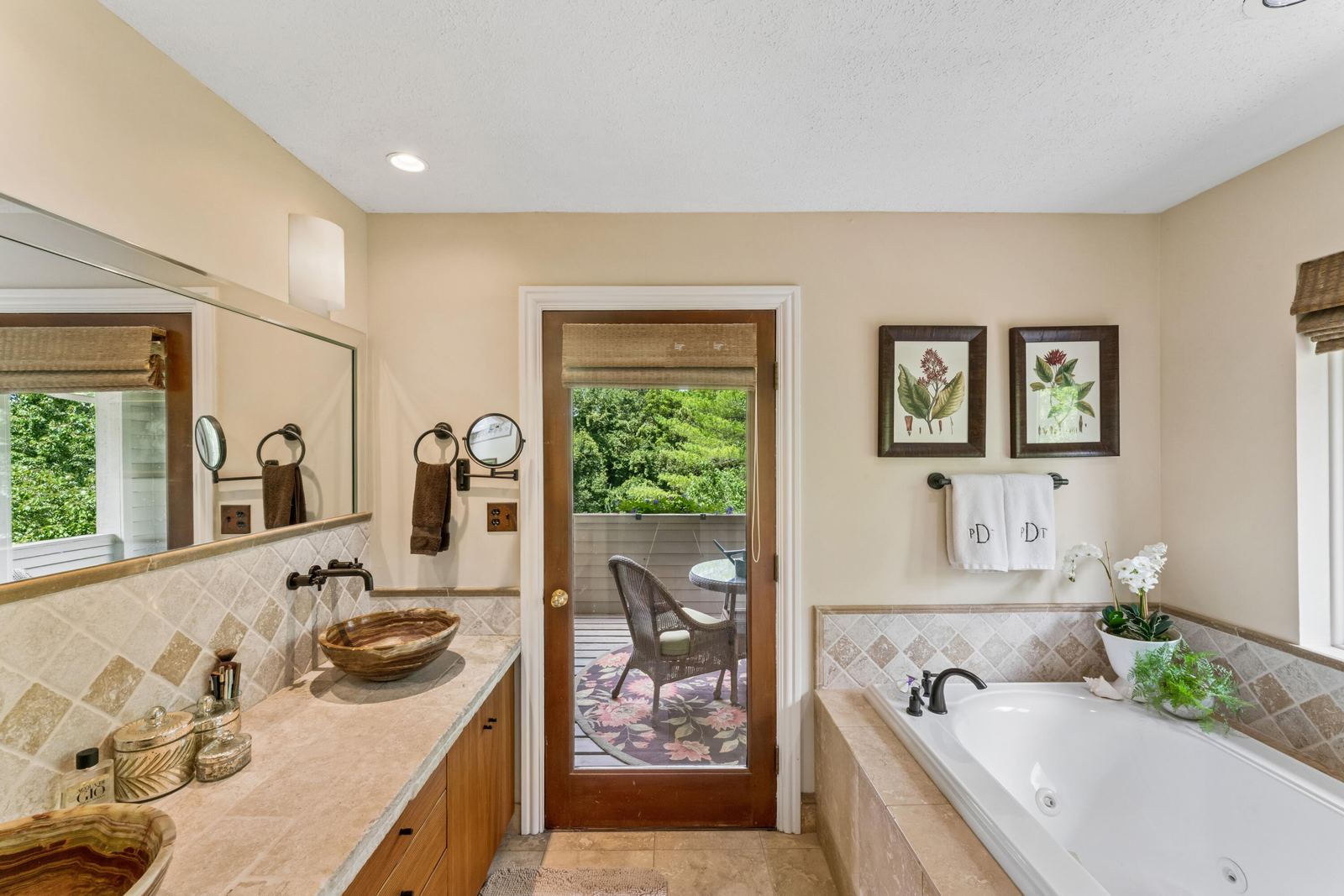Primary Bath at 4550 E Bannister Road, Springfield, MO 65809
