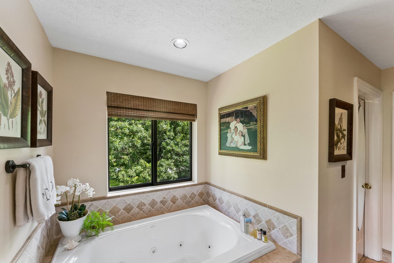 Primary Bath 2 at 4550 E Bannister Road, Springfield, MO 65809