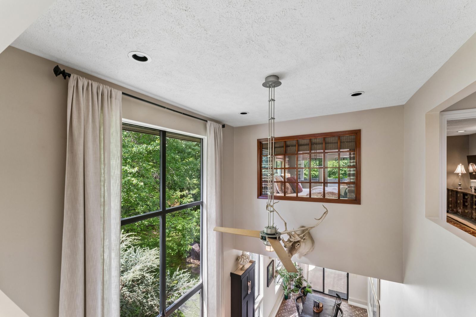 Large Window at 4550 E Bannister Road, Springfield, MO 65809