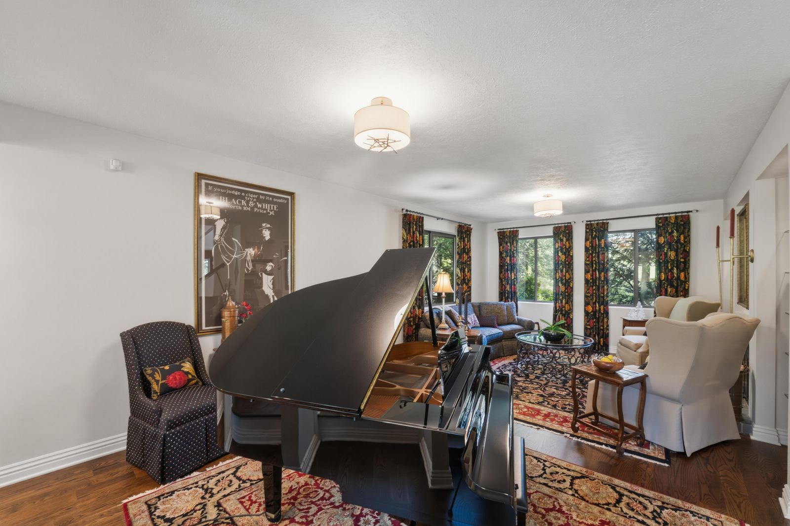 Living room at 4550 E Bannister Road, Springfield, MO 65809